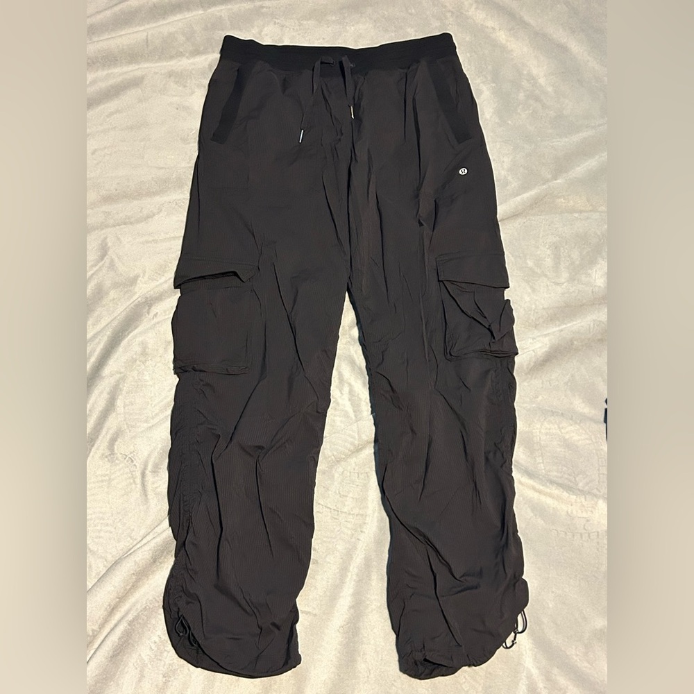 Lululemon Dance Studio Relaxed-Fit Mid-Rise Cargo Pant in Black - L - Picture 2 of 12